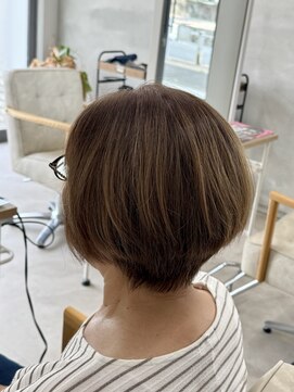 レヴィア(REVIA) 白髪ぼかしハイライトブリーチミルクティーベージュ