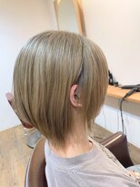 ドルチェ(dolce)&nbsp;ハイトーン×ショート　アッシュ　ベージュ　グレージュ