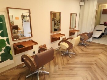 ヒュッゲ ティシーエス 元住吉店(hygge-t.c.s)の写真/北欧風の居心地の良い落ち着いた空間で、ゆったりとした時間を過ごしながら綺麗になれる♪