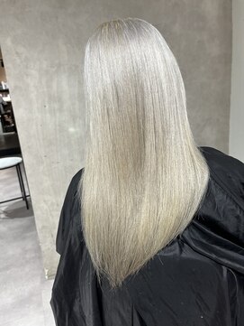 セレーネヘアー オオサカ 心斎橋店(Selene hair OSAKA) ホワイトグレージュ/ホワイトカラー/心斎橋ホワイトブリーチ