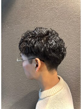 ヤスムラ(YASUMURA) ちょうどいいを作るメンズショートパーマ【西宮北口/理容室】