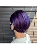 派手髪ハイライトと丸みショート