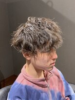 ビーダンディー(Bee dandy)&nbsp;ビジネスツーブロックマッシュ 束感ツイストスパイラルパーマ