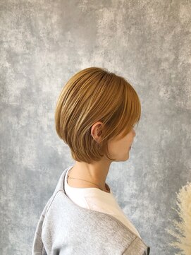 ヘアアンドメイク ムーア(Muuua) ハイトーンくびれショート