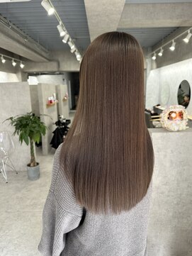 リベル 西中島(Libelle) うる艶グレージュ