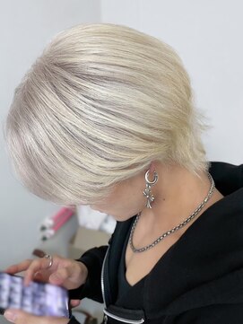 ウル フロム グロウ(ulu.from Grow) WHITE BLONDE.