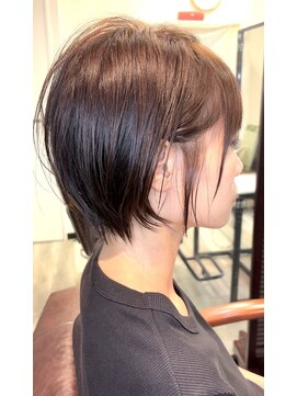 シフトヘア 丸みショート