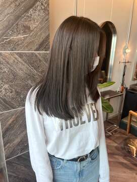 ソエル(Soell) 神戸元町三宮　髪質改善 レイヤーカット グレージュ 前髪なし