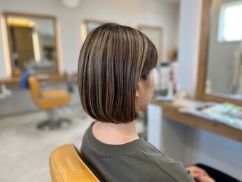 シロ(siro)の写真/《ブリーチハイライト/グラデーションカラーで透明感のあるヘアカラーに》外国人風の透明感カラーはお任せ!