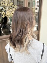 ラソ バルコ(LAZO barco)&nbsp;ブリーチありホワイトベージュグラデーションレイヤーセミロング