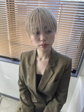 ビアンカ(BIANCA) マッシュショート×ホワイトブロンド