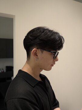 アドネ プライム(adne prime) メンズカット センターパート カルマパーマ
