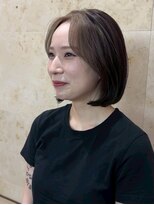 ドクターズサロン レラパール&nbsp;前下がりボブ/センターパート/内巻きワンカール/グレージュ