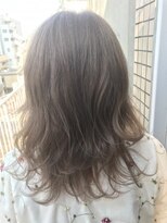 ジーナ(XENA) クリーミーベージュ