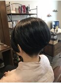 刈上げショートボブ