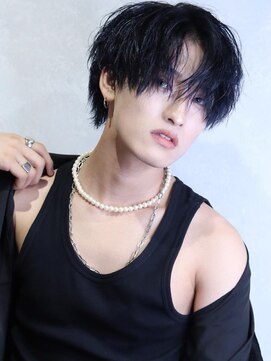コンフィデンス メンズヘアー(confidence MEN'S HAIR) ウザバングスパイラルパーマ ブルーブラック×センターパート