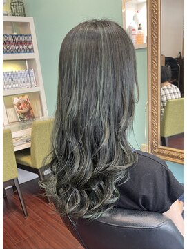 ヘアメイク ユーユ(Hair make U YU) カーキハイライト