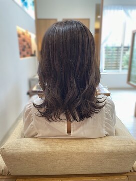 アドラーブル 長岡リップス旭岡店(adorable) 艶髪 オリーブベージュ ミディアムヘア 10代20代30代