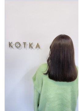 コトカ 千葉(KOTKA) デジタルパーマ/ワンホンレイヤー/ミルクティーブロンド/卵型