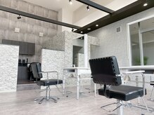 【Demihairのこだわり４】清潔感があり落ち着いた店内。雰囲気満足度高評価を頂いております！