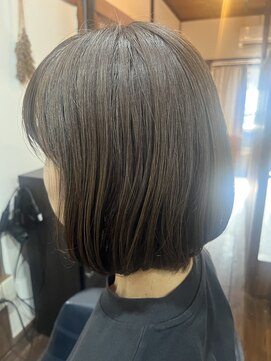 リリ(Liri) イルミナカラーグレージュ色