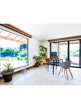 完全個室で、あなた専用の美とリラクゼーションをお届け。周りを気にせずゆったりとお寛ぎください。