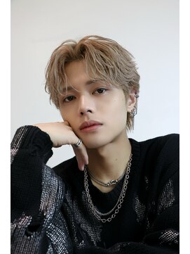 オーシャントーキョーウエスト 心斎橋 (OCEAN TOKYO WEST) メンズヘアセンターパート毛流れグレージュカラー