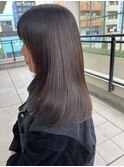 ダークグレージュ　艶レイヤーストレートヘア　オージュア