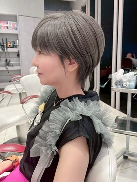 アース 栄店(HAIR&MAKE EARTH) earthショートレイヤーボブミルクティー丸みショートボブ