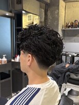 フランクスバーバーザスタンド(Frank’s barber the stand)&nbsp;リバースセンターパート/ニュアンスウルフ/ダウンバング/神楽坂T