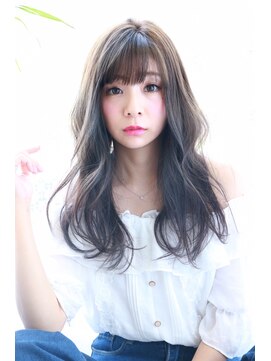 ナトゥーラ 御器所店(Natura) 透明感なサファイアカラーで涼しげに！