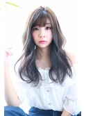 透明感なサファイアカラーで涼しげに!