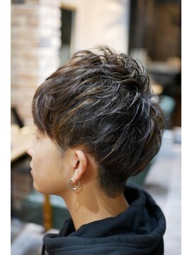ラヴィーヘアーワークス(LAVIE hair works) メンズカットの有名店の王道スタイル