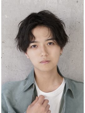 ゼンコー アオヤマ(ZENKO Aoyama) 黒髪×センターパート×無造作パーマ[表参道/青山/渋谷/原宿]