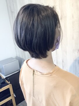 ヴィラックスヘア(ViLax Hair) ツヤ感あるショートボブ