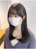顔まわりカット_チェリーブラウンフェミニンロング_ba427361