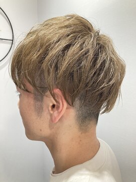 ドットヘアー(. hair) 爽やかツーブロックミルクティーアッシュヘアー