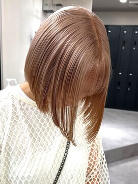 ベレーザ 渋谷(BELEZA) 4530グレーベージュミルクティーアッシュ艶髪ハイトーンカラー