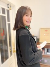 明るめのブラウンカラーで大人女性の美しさを♪