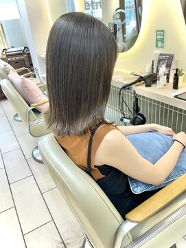 テトラ バイ ネオリーブ 横浜西口店(tetra by neolive) オリーブカラー×切りっぱなしボブ