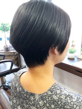 オリオリ ネイ(oli-oli ne'i) 小顔ショート/アッシュブラック/艶カラー