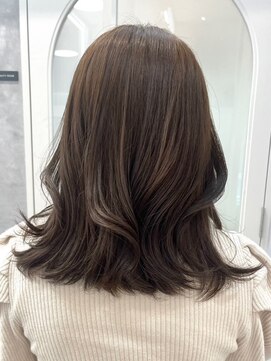 ポジ(poji) 韓国風　前髪カット　艶髪　くびれ巻き　サイドバング