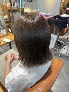 アヴァンス 西宮北口(AVANCE.) 秋カラー　オリーブグレージュ