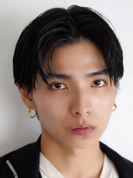 ライラ(Lyla) 毛流れ　ニュアンスパーマ　ソリッドウェットセンターパート