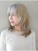 秋色くすみベージュ透明感カラーウルフレイヤーロング_ba535861
