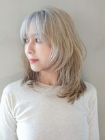秋色くすみベージュ透明感カラーウルフレイヤーロング_ba535861