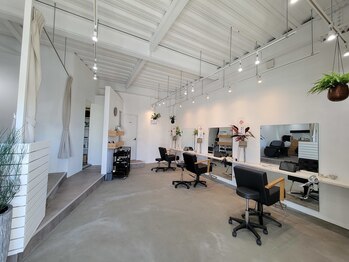 リルアート(Lil_Art)の写真/【美髪特化サロンがNEW OPEN!!】美容感度の高い大人女性のための３席のみのプライベート空間