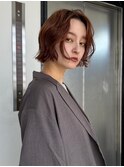 ベリーショート切りっぱなしボブヘアカラーアッシュグレー前髪