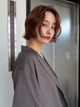 エイチ(811) ベリーショート切りっぱなしボブヘアカラーアッシュグレー前髪