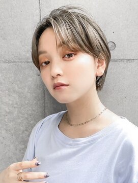 ギークス(GEEKS) 【GEEKS渋谷】グレーアッシュ/小顔/ハンサムショート/秋冬カラー